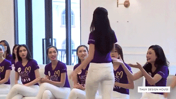 Netizen thất vọng vì không ngờ Thúy Vân đi catwalk quá tệ ở 'Hoa hậu Hoàn vũ Việt Nam' Netizen thất vọng vì không ngờ Thúy Vân đi catwalk quá tệ ở 'Hoa hậu Hoàn vũ Việt Nam'