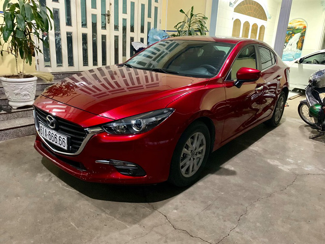 Vừa mua Mazda3 biển đẹp giá 2 tỷ, chủ mới bán lại giá 2,88 tỷ đồng, tặng kèm Honda Vision biển ngũ quý 8 - 2 Vừa mua Mazda3 biển đẹp giá 2 tỷ, chủ mới bán lại giá 2,88 tỷ đồng, tặng kèm Honda Vision biển ngũ quý 8 - 2
