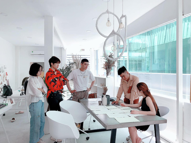 Khối tài sản khủng của dàn mỹ nhân Vbiz tuổi 30: Toàn nhà lầu, xế sang, choáng nhất Ngọc Trinh chi tiền tỷ như cơm bữa - 5 Khối tài sản khủng của dàn mỹ nhân Vbiz tuổi 30: Toàn nhà lầu, xế sang, choáng nhất Ngọc Trinh chi tiền tỷ như cơm bữa - 5
