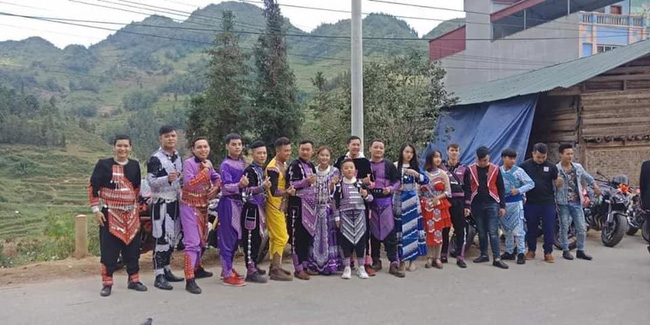 'Để Mị nói cho mà nghe', đám cưới trai gái bản 2019 là phải rước dâu bằng dàn motor siêu khủng này mới chất - 2 'Để Mị nói cho mà nghe', đám cưới trai gái bản 2019 là phải rước dâu bằng dàn motor siêu khủng này mới chất - 2