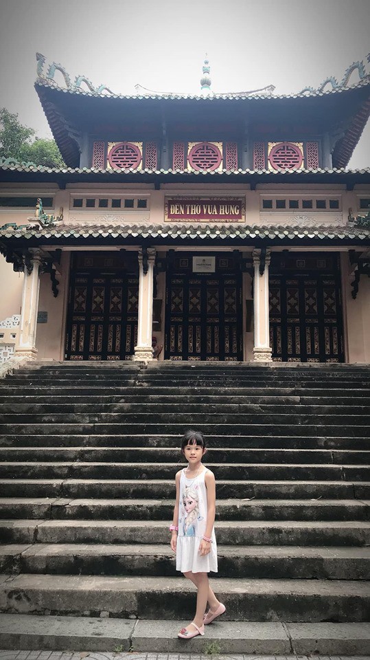 Lý Phương Châu bất ngờ khoe nhẫn, bị nghi sắp 'về chung một nhà' với Hiền Sến qua đoạn hội thoại với con gái - 2 Lý Phương Châu bất ngờ khoe nhẫn, bị nghi sắp 'về chung một nhà' với Hiền Sến qua đoạn hội thoại với con gái - 2