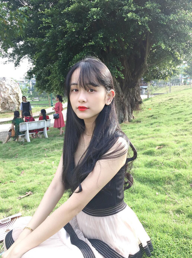 Nữ sinh Tôn Đức Thắng với vẻ ngoài trong sáng, ngọt ngào và có thể làm luỵ tim bất cứ chàng trai nào - 8 Nữ sinh Tôn Đức Thắng với vẻ ngoài trong sáng, ngọt ngào và có thể làm luỵ tim bất cứ chàng trai nào - 8