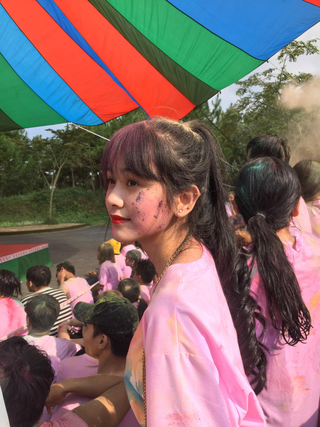 Nữ sinh Tôn Đức Thắng với vẻ ngoài trong sáng, ngọt ngào và có thể làm luỵ tim bất cứ chàng trai nào - 1 Nữ sinh Tôn Đức Thắng với vẻ ngoài trong sáng, ngọt ngào và có thể làm luỵ tim bất cứ chàng trai nào - 1