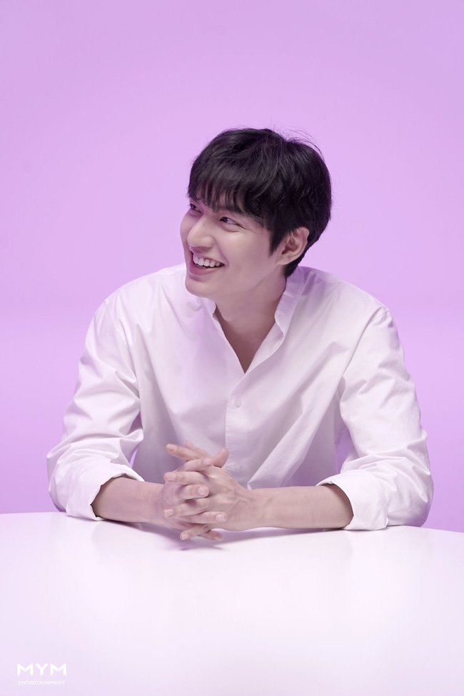 Lee Min Ho lại khiến 'tập đoàn' fan girl châu Á mê điên đảo với loạt ảnh soái ca sơ mi trắng đẹp xuất thần Lee Min Ho lại khiến 'tập đoàn' fan girl châu Á mê điên đảo với loạt ảnh soái ca sơ mi trắng đẹp xuất thần