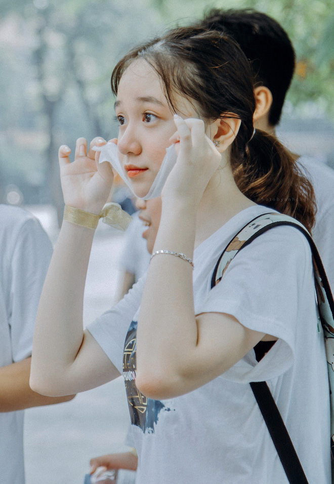 Danh tính nữ sinh gây chú ý trong hoạt động tình nguyện: 'Chiều cao vượt trội khiến em e ngại' - 10 Danh tính nữ sinh gây chú ý trong hoạt động tình nguyện: 'Chiều cao vượt trội khiến em e ngại' - 10