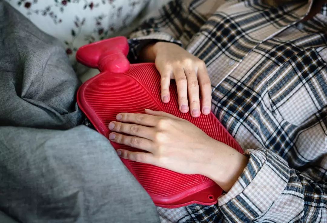 Suýt bị chồng bỏ vì 'trời nóng vẫn mặc áo khoác dày', 1 thập kỷ sau người phụ nữ mới biết mình mắc bệnh gì - 2 Suýt bị chồng bỏ vì 'trời nóng vẫn mặc áo khoác dày', 1 thập kỷ sau người phụ nữ mới biết mình mắc bệnh gì - 2