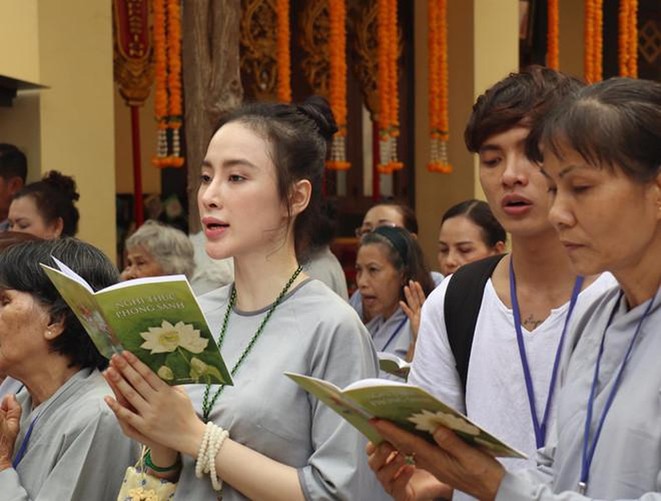 Bất ngờ với cuộc sống giản dị hiện tại của Angela Phương Trinh sau những ồn ào đời tư Bất ngờ với cuộc sống giản dị hiện tại của Angela Phương Trinh sau những ồn ào đời tư