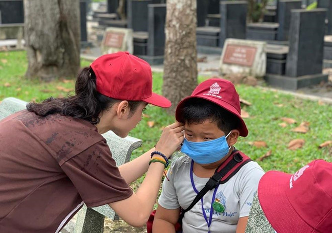 Bất ngờ với cuộc sống giản dị hiện tại của Angela Phương Trinh sau những ồn ào đời tư - 2 Bất ngờ với cuộc sống giản dị hiện tại của Angela Phương Trinh sau những ồn ào đời tư - 2