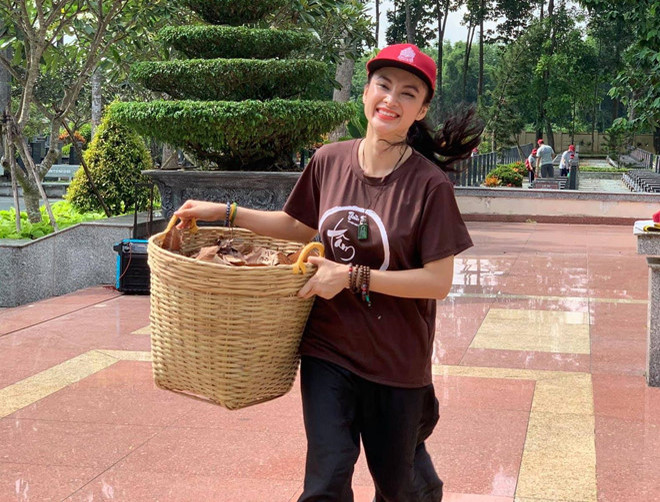 Bất ngờ với cuộc sống giản dị hiện tại của Angela Phương Trinh sau những ồn ào đời tư - 3 Bất ngờ với cuộc sống giản dị hiện tại của Angela Phương Trinh sau những ồn ào đời tư - 3