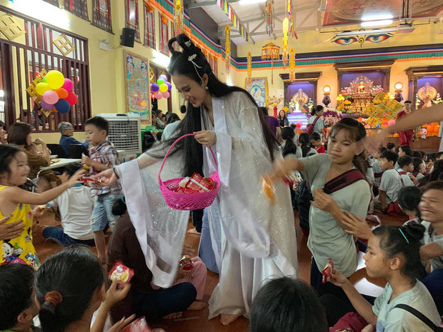 Bất ngờ với cuộc sống giản dị hiện tại của Angela Phương Trinh sau những ồn ào đời tư - 7 Bất ngờ với cuộc sống giản dị hiện tại của Angela Phương Trinh sau những ồn ào đời tư - 7