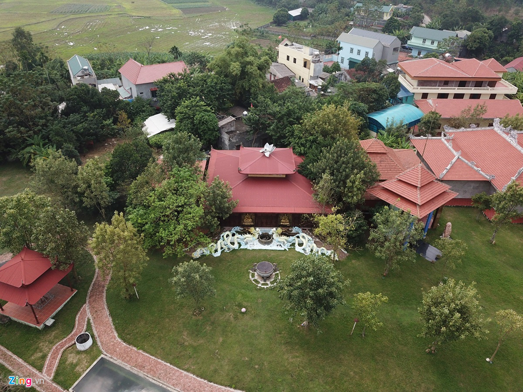 Biệt phủ, trang trại được sư Toàn xây dựng bên cạnh chùa Nga Hoàng - 4 Biệt phủ, trang trại được sư Toàn xây dựng bên cạnh chùa Nga Hoàng - 4