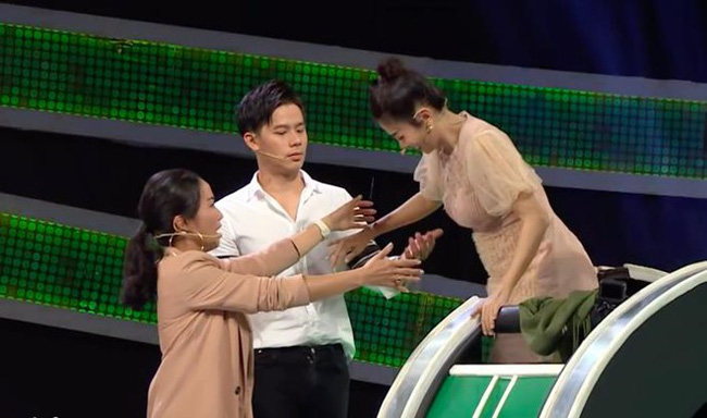 Bị chê làm lố trong Nhanh như chớp, Ốc Thanh Vân uất ức tuyên bố dừng chơi gameshow Bị chê làm lố trong Nhanh như chớp, Ốc Thanh Vân uất ức tuyên bố dừng chơi gameshow
