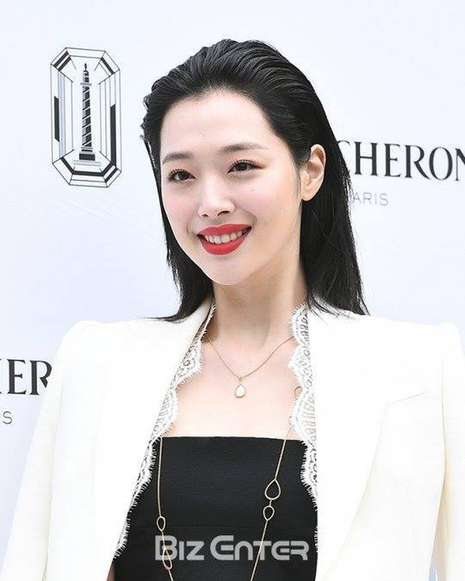 Đừng chỉ nhắc về Sulli với phong cách thời trang nổi loạn bởi cô có rất nhiều lần mặc đẹp khiến dân tình muốn lịm người - 5 Đừng chỉ nhắc về Sulli với phong cách thời trang nổi loạn bởi cô có rất nhiều lần mặc đẹp khiến dân tình muốn lịm người - 5