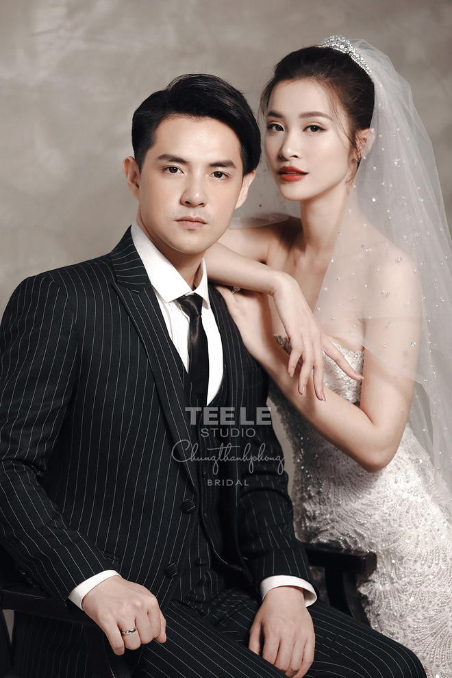 Lộ diện 6 chiếc váy cưới của Đông Nhi, chưa hết trầm trồ về độ lộng lẫy đã phải choáng khi biết cô chơi tới 10 bộ cả thảy - 5 Lộ diện 6 chiếc váy cưới của Đông Nhi, chưa hết trầm trồ về độ lộng lẫy đã phải choáng khi biết cô chơi tới 10 bộ cả thảy - 5