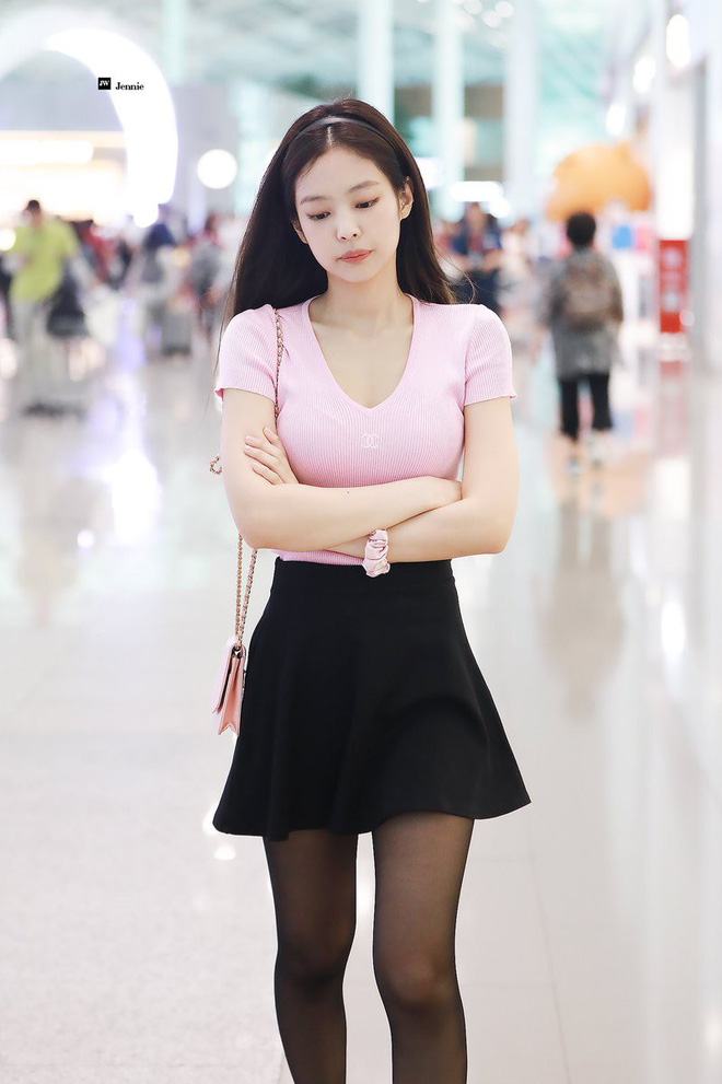 5 món phụ kiện tóc sành điệu mà sao Hàn lăng xê đến đâu, sao Việt 'đu đưa' theo đến đó - 14 5 món phụ kiện tóc sành điệu mà sao Hàn lăng xê đến đâu, sao Việt 'đu đưa' theo đến đó - 14