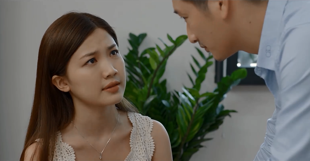 Trà (Hoa hồng trên ngực trái): Lần đầu bật mí pha đứt giày kinh điển, cắt tóc ngắn để thách thức bản thân chứ không phải vì thoát vai tiểu tam - 1 Trà (Hoa hồng trên ngực trái): Lần đầu bật mí pha đứt giày kinh điển, cắt tóc ngắn để thách thức bản thân chứ không phải vì thoát vai tiểu tam - 1
