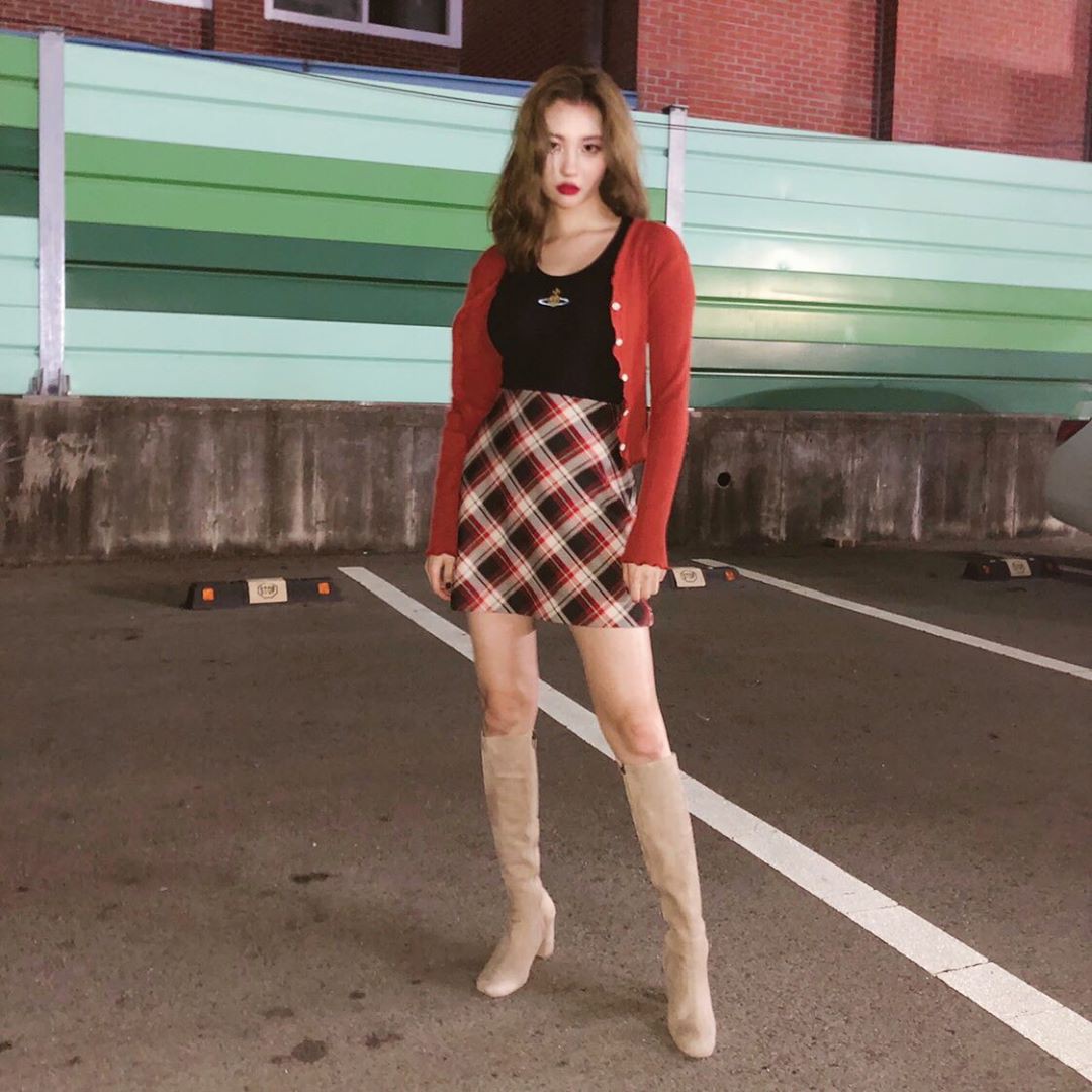 4 kiểu diện cardigan 'càn quét' sân bay của idol Hàn: Các nàng chớ bỏ qua khi mùa lạnh dần đến - 2 4 kiểu diện cardigan 'càn quét' sân bay của idol Hàn: Các nàng chớ bỏ qua khi mùa lạnh dần đến - 2