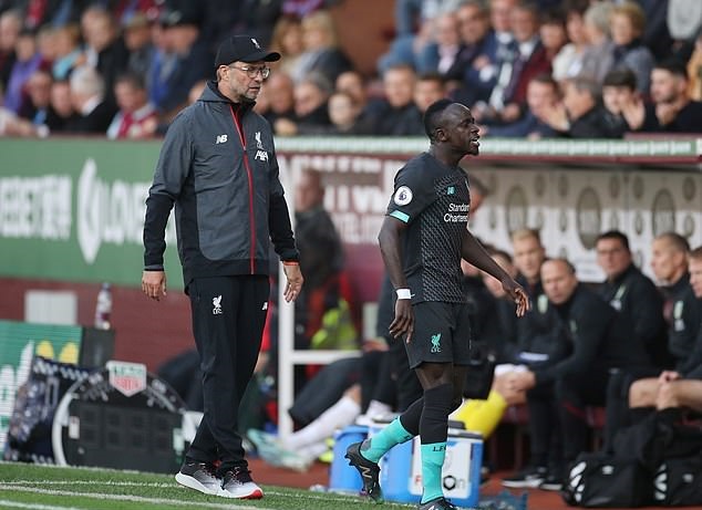 Sóng ngầm Liverpool: Hục hặc trên sân cỏ, Salah chưa hề kiến tạo cơ hội cho Mane lần nào Sóng ngầm Liverpool: Hục hặc trên sân cỏ, Salah chưa hề kiến tạo cơ hội cho Mane lần nào