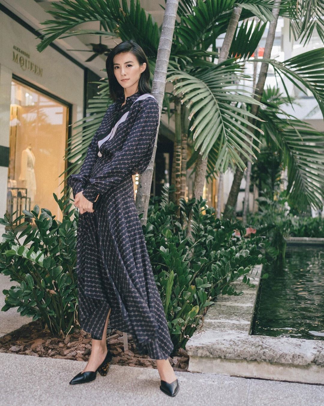 Bỗng thấy không kiểu váy nào vượt qua được váy dáng dài về độ sang chảnh, yêu kiều và hợp rơ với tiết trời se lạnh - 1 Bỗng thấy không kiểu váy nào vượt qua được váy dáng dài về độ sang chảnh, yêu kiều và hợp rơ với tiết trời se lạnh - 1