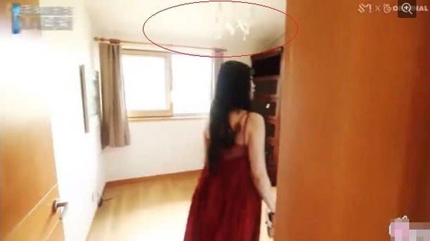 Xót xa khi lật lại hình ảnh bên trong căn nhà của Sulli, chỉ 1 chi tiết khiến fan trực trào nước mắt - 2 Xót xa khi lật lại hình ảnh bên trong căn nhà của Sulli, chỉ 1 chi tiết khiến fan trực trào nước mắt - 2