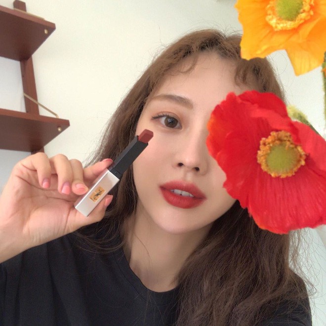 20/10 này là dịp hoàn hảo để bạn 'chơi lớn' với 5 cây son hi-end sang xịn mịn đẹp quên lối về - 17 20/10 này là dịp hoàn hảo để bạn 'chơi lớn' với 5 cây son hi-end sang xịn mịn đẹp quên lối về - 17
