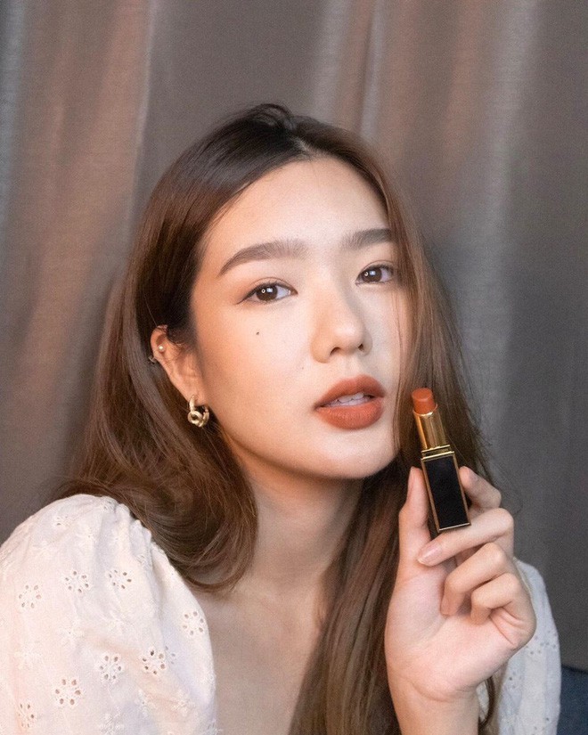 20/10 này là dịp hoàn hảo để bạn 'chơi lớn' với 5 cây son hi-end sang xịn mịn đẹp quên lối về - 15 20/10 này là dịp hoàn hảo để bạn 'chơi lớn' với 5 cây son hi-end sang xịn mịn đẹp quên lối về - 15