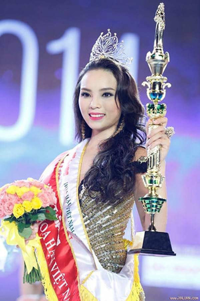 3 nàng hậu 'chẳng giống ai' của Vbiz: Người sơ sẩy là vướng thị phi, nể nhất là H’Hen Niê cứ rảnh là về quê cắt lúa mặc kệ showbiz - 7 3 nàng hậu 'chẳng giống ai' của Vbiz: Người sơ sẩy là vướng thị phi, nể nhất là H’Hen Niê cứ rảnh là về quê cắt lúa mặc kệ showbiz - 7