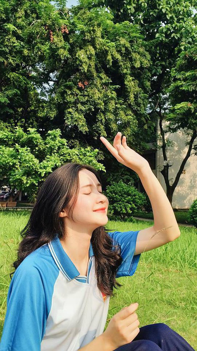 5 nữ sinh đã đẹp lại còn giỏi nức tiếng: Người là hotgirl IELTS 8.5, người gây náo loạn Hoa hậu Hoàn vũ, người lại là thủ khoa Đại học - 1 5 nữ sinh đã đẹp lại còn giỏi nức tiếng: Người là hotgirl IELTS 8.5, người gây náo loạn Hoa hậu Hoàn vũ, người lại là thủ khoa Đại học - 1