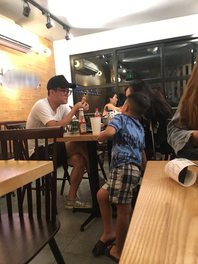 Minh Hà vừa tuyên bố độc thân, Chí Nhân bị bắt gặp 'hẹn hò' tình mới, cách xưng hô với con trai riêng mới gây bất ngờ? - 5 Minh Hà vừa tuyên bố độc thân, Chí Nhân bị bắt gặp 'hẹn hò' tình mới, cách xưng hô với con trai riêng mới gây bất ngờ? - 5