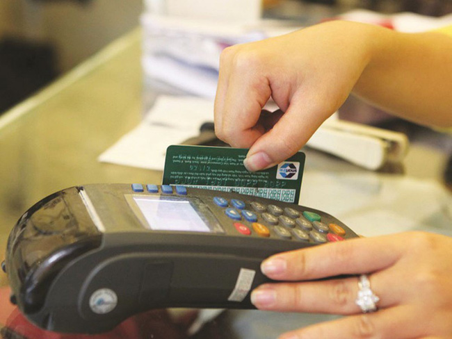 Các thủ đoạn lừa đảo cực tinh vi hòng chiếm dụng tiền trong ATM và thẻ tín dụng khiến bao người mất tiền oan - 2 Các thủ đoạn lừa đảo cực tinh vi hòng chiếm dụng tiền trong ATM và thẻ tín dụng khiến bao người mất tiền oan - 2