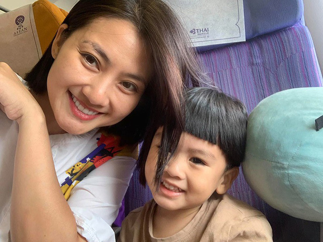 Đi chơi cùng con ngày 20/10 nhưng thiếu bóng dáng vợ, Thanh Bình lập tức lên tiếng giải thích - 3 Đi chơi cùng con ngày 20/10 nhưng thiếu bóng dáng vợ, Thanh Bình lập tức lên tiếng giải thích - 3