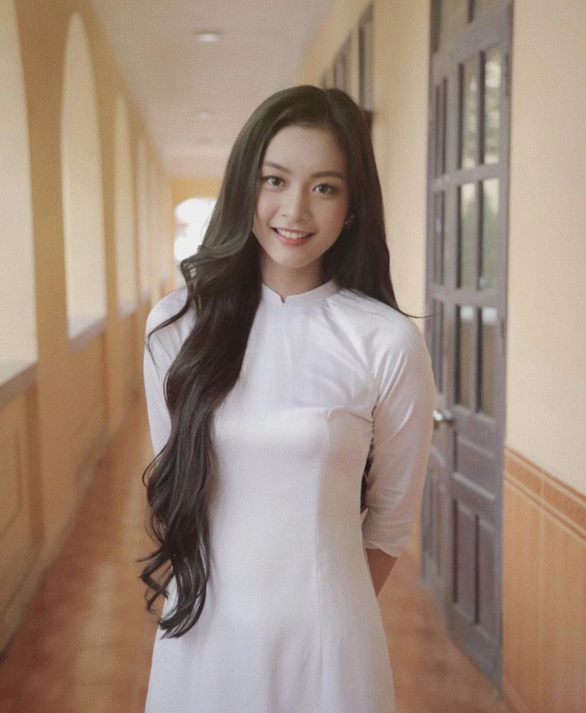 Nổi đình đám với ảnh áo dài hơn 10.000 like 2 năm trước, nàng thơ học đường Hải Phòng bây giờ ra sao? - 1 Nổi đình đám với ảnh áo dài hơn 10.000 like 2 năm trước, nàng thơ học đường Hải Phòng bây giờ ra sao? - 1