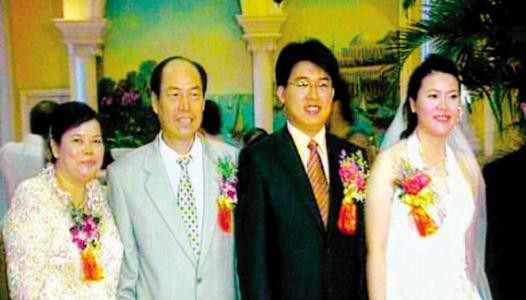 Đằng sau nữ tỷ phú giàu nhất Trung Quốc: Kiếm 2 tỷ đô chỉ trong 4 ngày nhưng về nhà đối với chồng lại lạ lùng thế này - 2 Đằng sau nữ tỷ phú giàu nhất Trung Quốc: Kiếm 2 tỷ đô chỉ trong 4 ngày nhưng về nhà đối với chồng lại lạ lùng thế này - 2