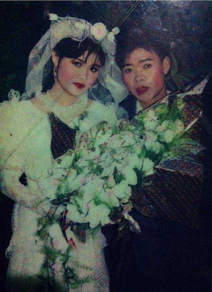 Nhờ một lần 'làm liều', thanh niên nhút nhát đã 'tán đổ' được cô gái xinh nổi tiếng và tấm ảnh cưới 26 năm trước hé lộ điều bất ngờ - 5 Nhờ một lần 'làm liều', thanh niên nhút nhát đã 'tán đổ' được cô gái xinh nổi tiếng và tấm ảnh cưới 26 năm trước hé lộ điều bất ngờ - 5
