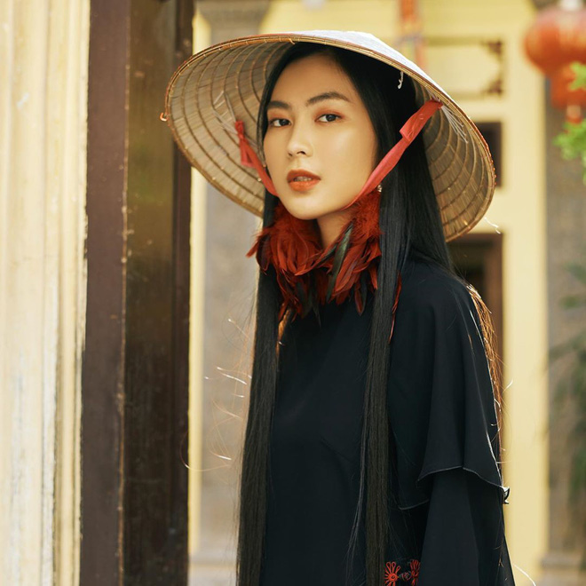 Nhất định không cắt tỉa, nhuộm màu mà chỉ nuôi dài, Helly Tống vẫn có mái tóc đẹp tới mức đáng ghen tị - 3 Nhất định không cắt tỉa, nhuộm màu mà chỉ nuôi dài, Helly Tống vẫn có mái tóc đẹp tới mức đáng ghen tị - 3