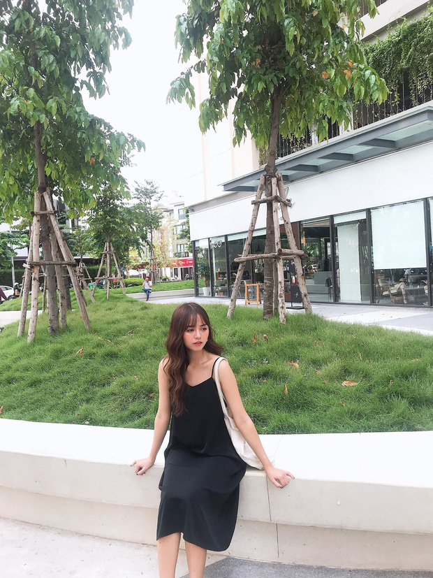 Nữ sinh Sài Gòn bất ngờ gây bão mạng xã hội bởi vẻ đẹp trong trẻo, truy info hóa ra là 'hotgirl IT' năm nào - 4 Nữ sinh Sài Gòn bất ngờ gây bão mạng xã hội bởi vẻ đẹp trong trẻo, truy info hóa ra là 'hotgirl IT' năm nào - 4