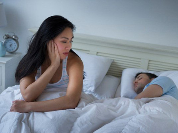 Khổ sở vì muốn chuyện ấy nhưng phải 'xin' thì chồng mới cho, động chạm là bị mắng như tát nước Khổ sở vì muốn chuyện ấy nhưng phải 'xin' thì chồng mới cho, động chạm là bị mắng như tát nước