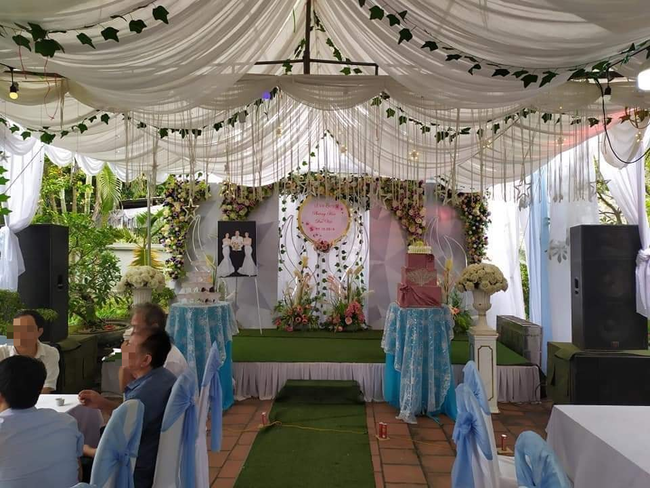 MXH xôn xao về đám cưới '1 ông 2 bà' ở Thái Nguyên: 2 cô dâu vô cùng thân thiết trong bức ảnh cưới và hé lộ 1 phần sự thật phía sau MXH xôn xao về đám cưới '1 ông 2 bà' ở Thái Nguyên: 2 cô dâu vô cùng thân thiết trong bức ảnh cưới và hé lộ 1 phần sự thật phía sau