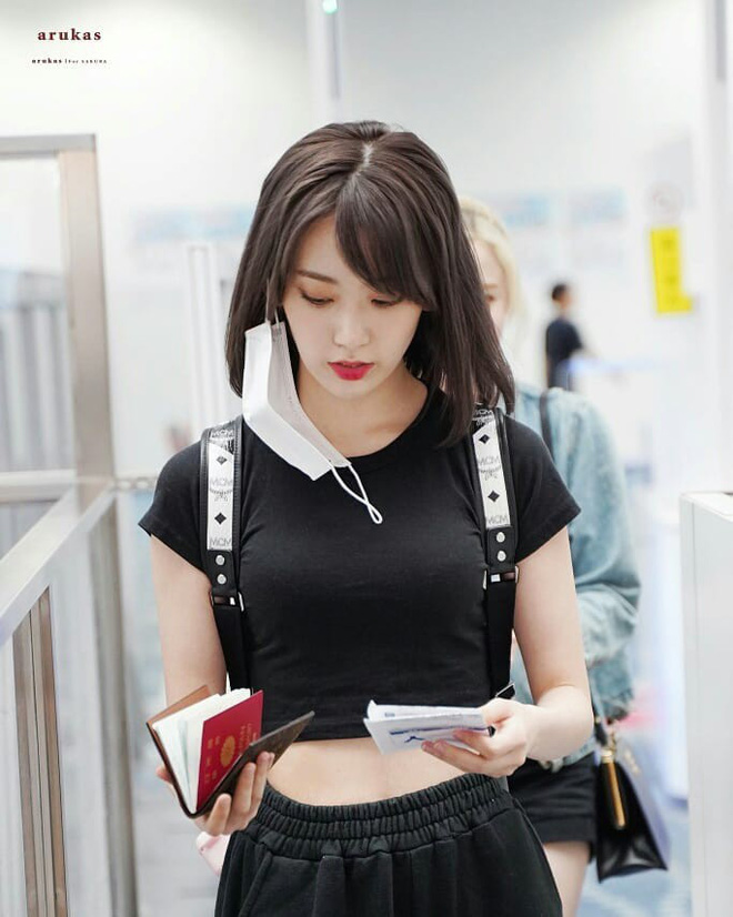 Để ý mới thấy: Hội mỹ nhân bé hạt tiêu có cả rổ tuyệt chiêu diện đồ 'ảo tung chảo' trông cao hơn cả thước - 20 Để ý mới thấy: Hội mỹ nhân bé hạt tiêu có cả rổ tuyệt chiêu diện đồ 'ảo tung chảo' trông cao hơn cả thước - 20