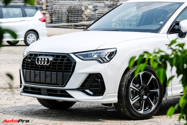 Xem trước Audi Q3 2020 chuẩn bị ra mắt khách Việt - đối thủ của BMW X1 và Volvo XC40 - 2 Xem trước Audi Q3 2020 chuẩn bị ra mắt khách Việt - đối thủ của BMW X1 và Volvo XC40 - 2