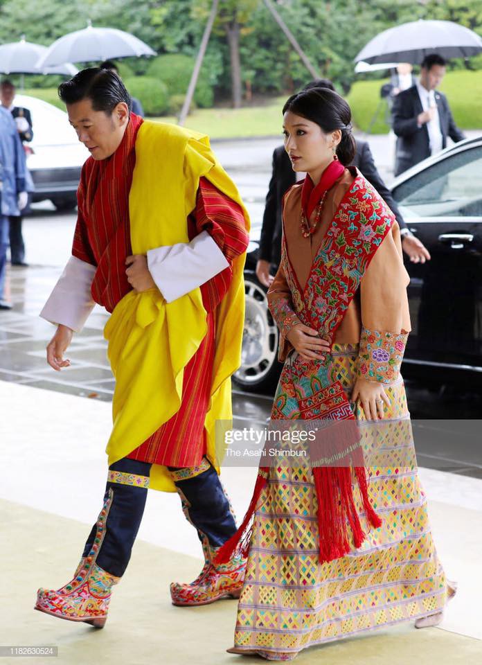 Cộng đồng mạng phát sốt với vẻ đẹp 'thoát tục' không góc chết của Hoàng hậu Bhutan ở Nhật Bản khi tham dự lễ đăng quang - 1 Cộng đồng mạng phát sốt với vẻ đẹp 'thoát tục' không góc chết của Hoàng hậu Bhutan ở Nhật Bản khi tham dự lễ đăng quang - 1