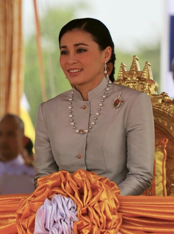 Đây chính là người phụ nữ quyền lực khiến Hoàng quý phi bị phế truất, 'thất sủng' trong mắt nhà vua Thái Lan - 7 Đây chính là người phụ nữ quyền lực khiến Hoàng quý phi bị phế truất, 'thất sủng' trong mắt nhà vua Thái Lan - 7