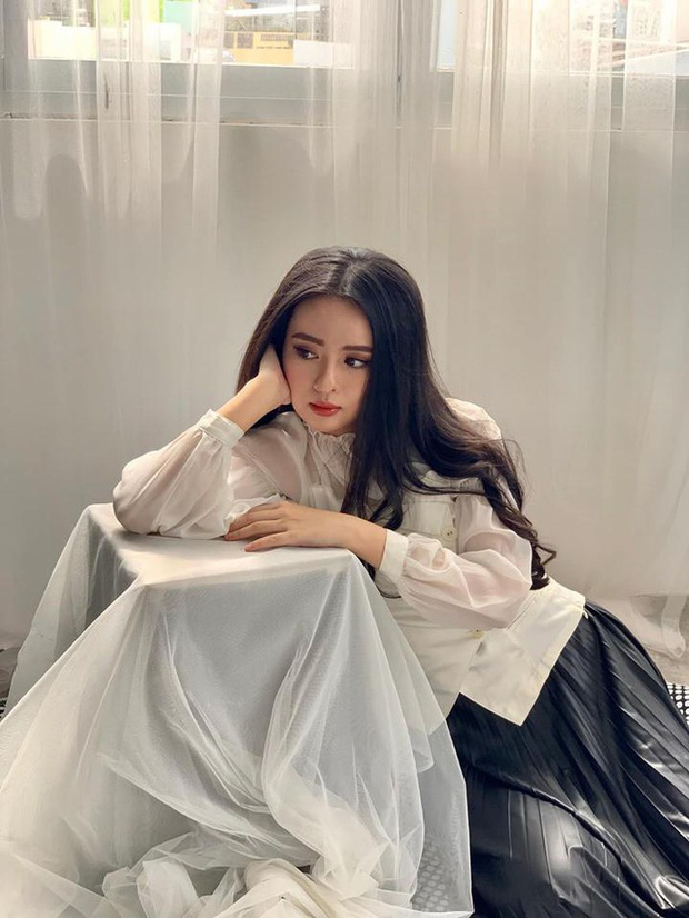 5 nữ sinh đang đi học bỗng nổi tiếng và thành hotgirl: Người được ví như 'Nancy Hàn Quốc', người bị nhầm là hotgirl Trung Quốc - 13 5 nữ sinh đang đi học bỗng nổi tiếng và thành hotgirl: Người được ví như 'Nancy Hàn Quốc', người bị nhầm là hotgirl Trung Quốc - 13