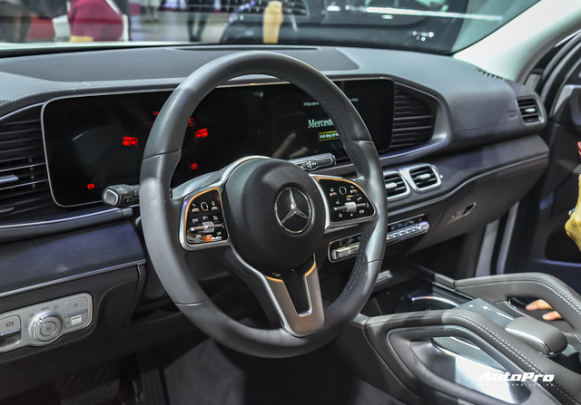 Đánh giá nhanh Mercedes-Benz GLE 450 2020: Tăng mọi thứ có thể để chiều khách Việt - 14 Đánh giá nhanh Mercedes-Benz GLE 450 2020: Tăng mọi thứ có thể để chiều khách Việt - 14