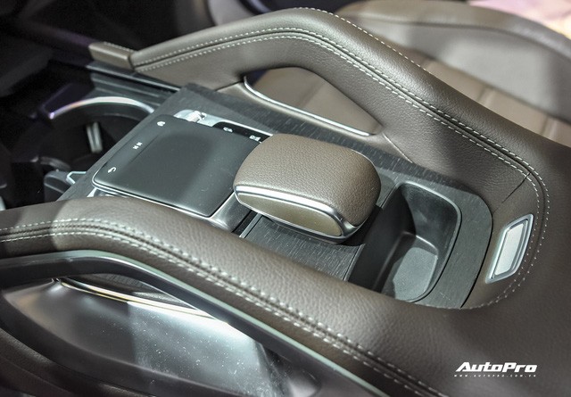 Đánh giá nhanh Mercedes-Benz GLE 450 2020: Tăng mọi thứ có thể để chiều khách Việt - 17 Đánh giá nhanh Mercedes-Benz GLE 450 2020: Tăng mọi thứ có thể để chiều khách Việt - 17