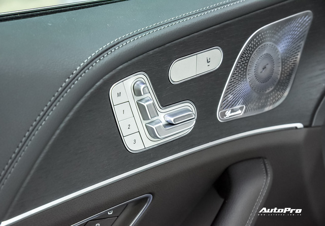 Đánh giá nhanh Mercedes-Benz GLE 450 2020: Tăng mọi thứ có thể để chiều khách Việt - 16 Đánh giá nhanh Mercedes-Benz GLE 450 2020: Tăng mọi thứ có thể để chiều khách Việt - 16