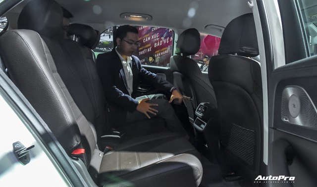 Đánh giá nhanh Mercedes-Benz GLE 450 2020: Tăng mọi thứ có thể để chiều khách Việt - 11 Đánh giá nhanh Mercedes-Benz GLE 450 2020: Tăng mọi thứ có thể để chiều khách Việt - 11