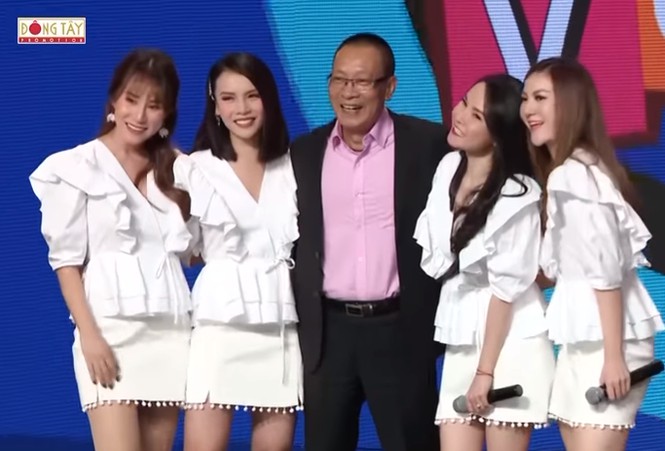 MC Lại Văn Sâm tiết lộ về người vợ kín tiếng trên sóng truyền hình MC Lại Văn Sâm tiết lộ về người vợ kín tiếng trên sóng truyền hình