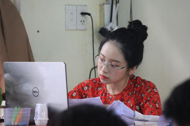Những cô giáo 9X hot nhất hiện nay: Người xinh quá suốt ngày bị trò chụp lén, người được cả hội phụ huynh hết lời ngợi ca - 3 Những cô giáo 9X hot nhất hiện nay: Người xinh quá suốt ngày bị trò chụp lén, người được cả hội phụ huynh hết lời ngợi ca - 3