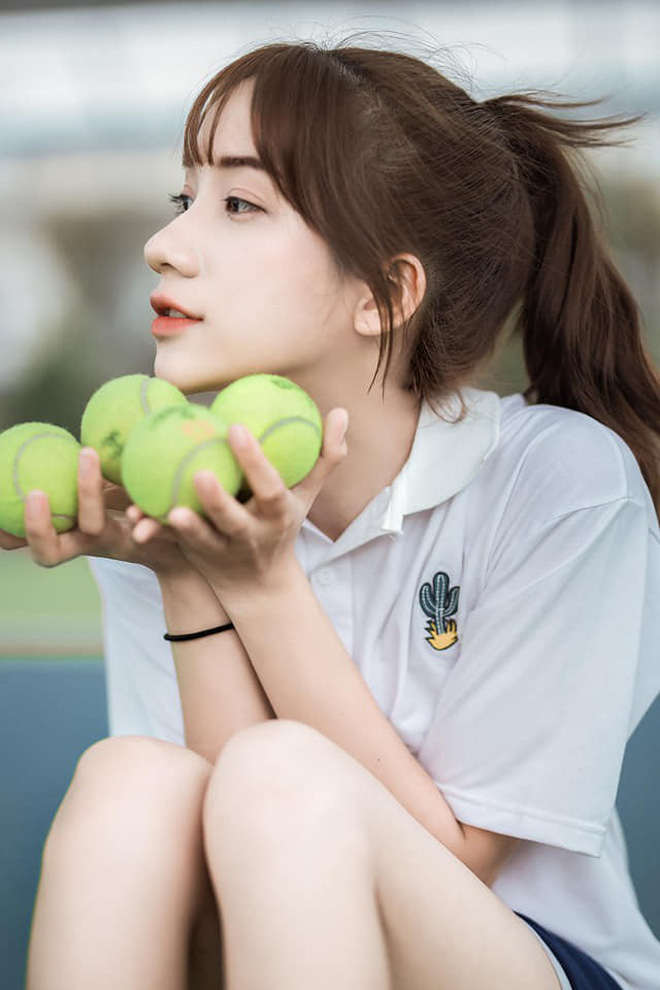 Nữ sinh trường Nhân văn xinh đẹp với chiếc mũi 'cực phẩm' được hội nam nhân liên tục nhận vơ làm 'vợ tương lai' - 3 Nữ sinh trường Nhân văn xinh đẹp với chiếc mũi 'cực phẩm' được hội nam nhân liên tục nhận vơ làm 'vợ tương lai' - 3